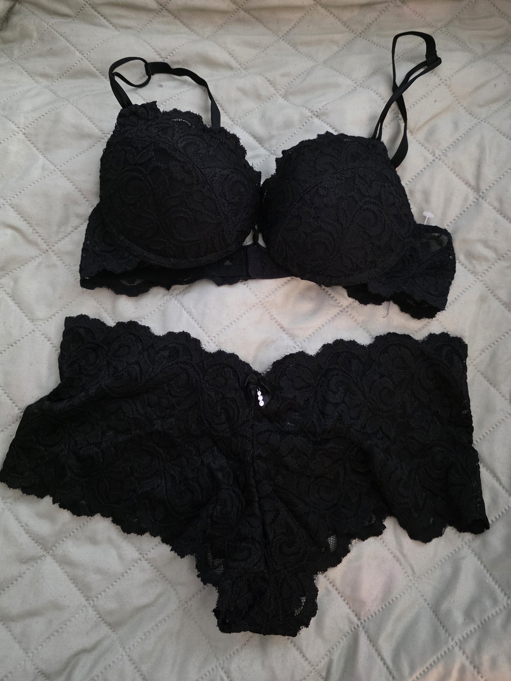 NEW- Smart & Sexy Black Lace Push-Up Bra 34B with Small Lace Briefs Set.